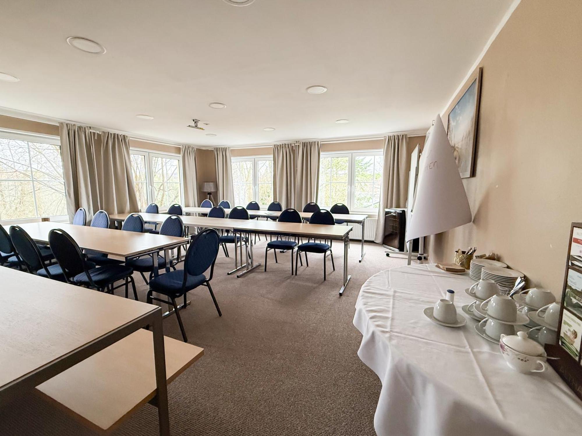 Hotel Strandhotel Vier Jahreszeiten 3*